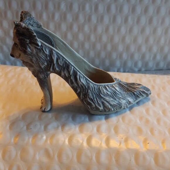 Just The Right Shoe  By Raine Lone Wolf Mini Figurine 25122 - Picture 1 of 11